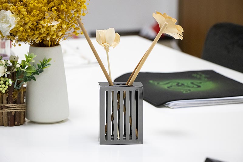 Matte Black Metal Reed Diffuser in a Modern Stylish Design