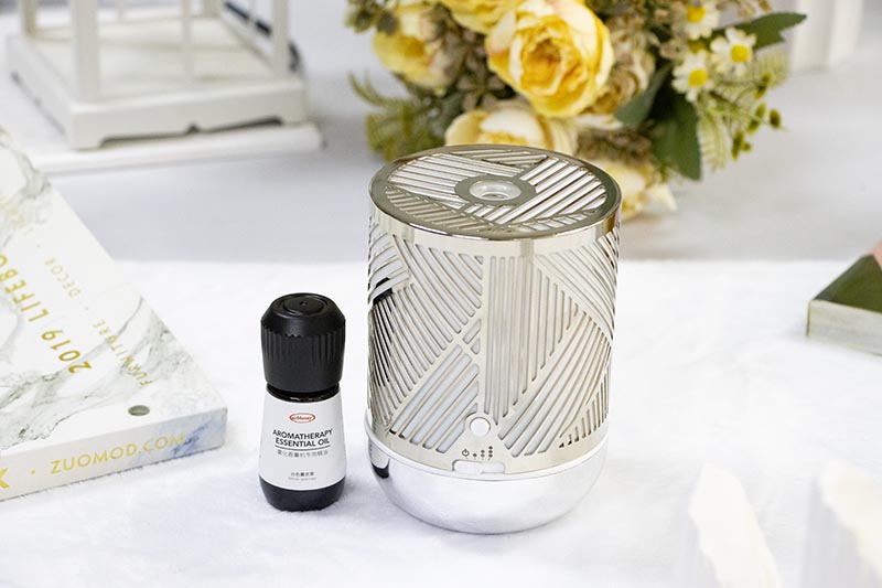 Battery-Powered Silver Stripe Metal Mist Aroma Diffuser