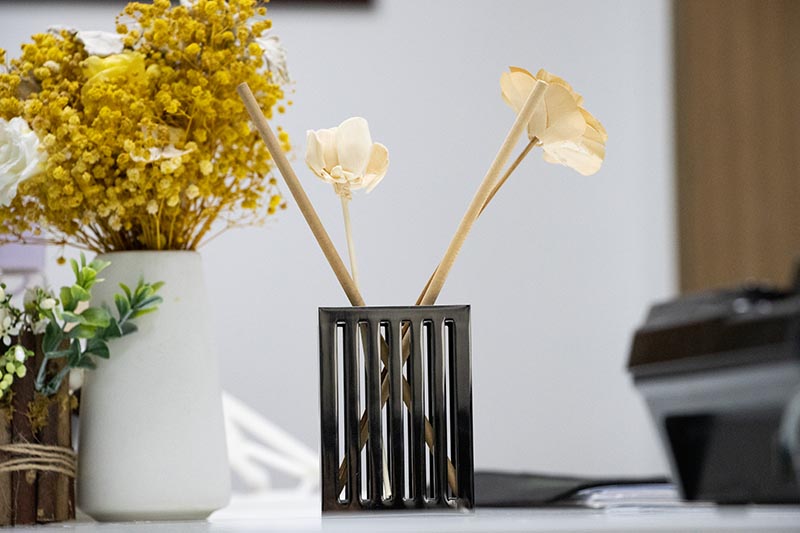 Matte Black Metal Reed Diffuser in a Modern Stylish Design