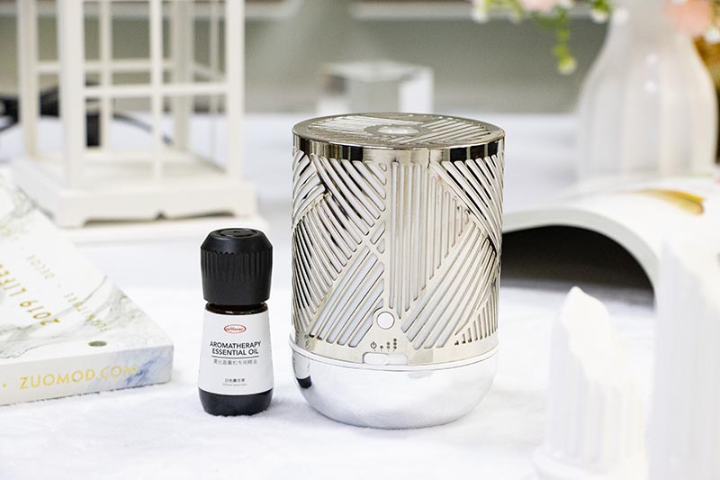 Battery-Powered Silver Stripe Metal Mist Aroma Diffuser