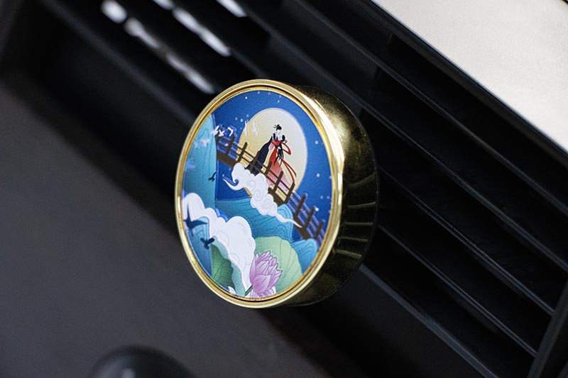 Luxury Chinese-Inspired Car Vent Clip Aroma Diffuser