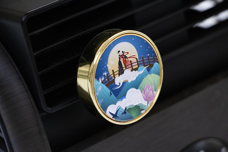 Luxury Chinese-Inspired Car Vent Clip Aroma Diffuser