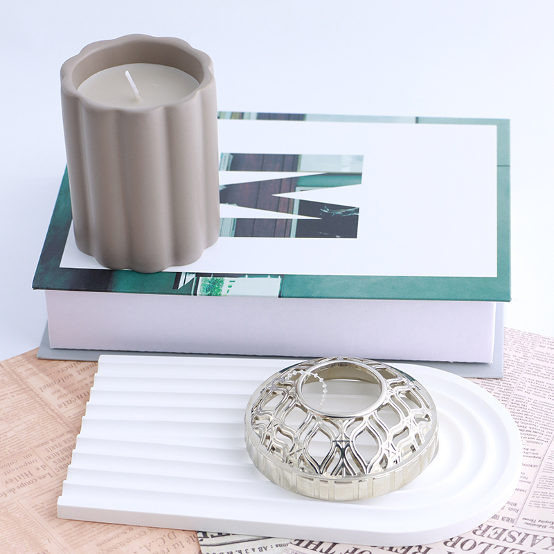 Elegant & Functional Metal Candle Lid for Scented Candles