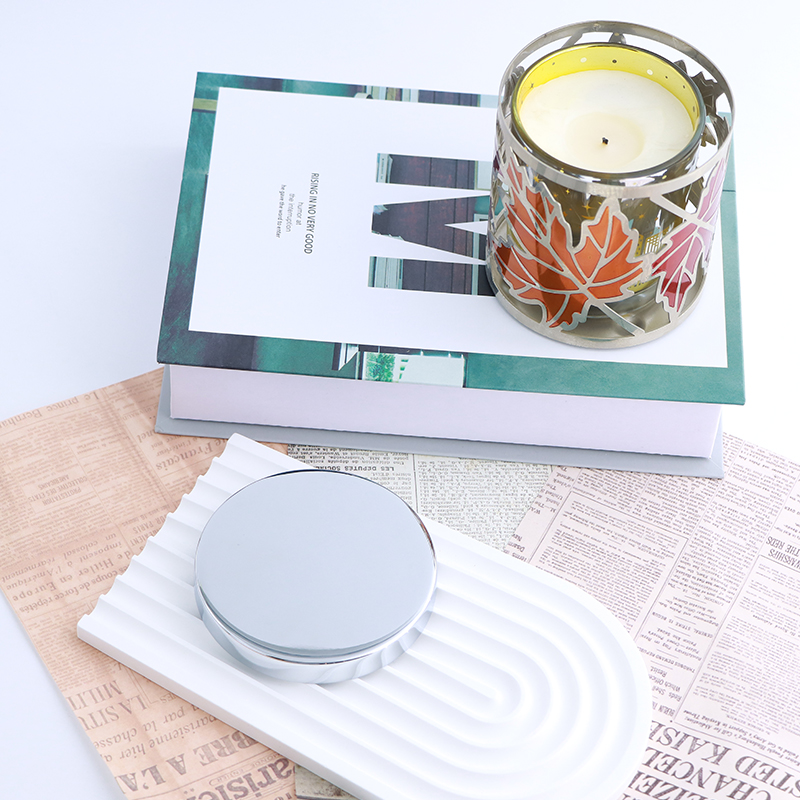 Luxurious Silver Metal Candle Lid with Elegant Design