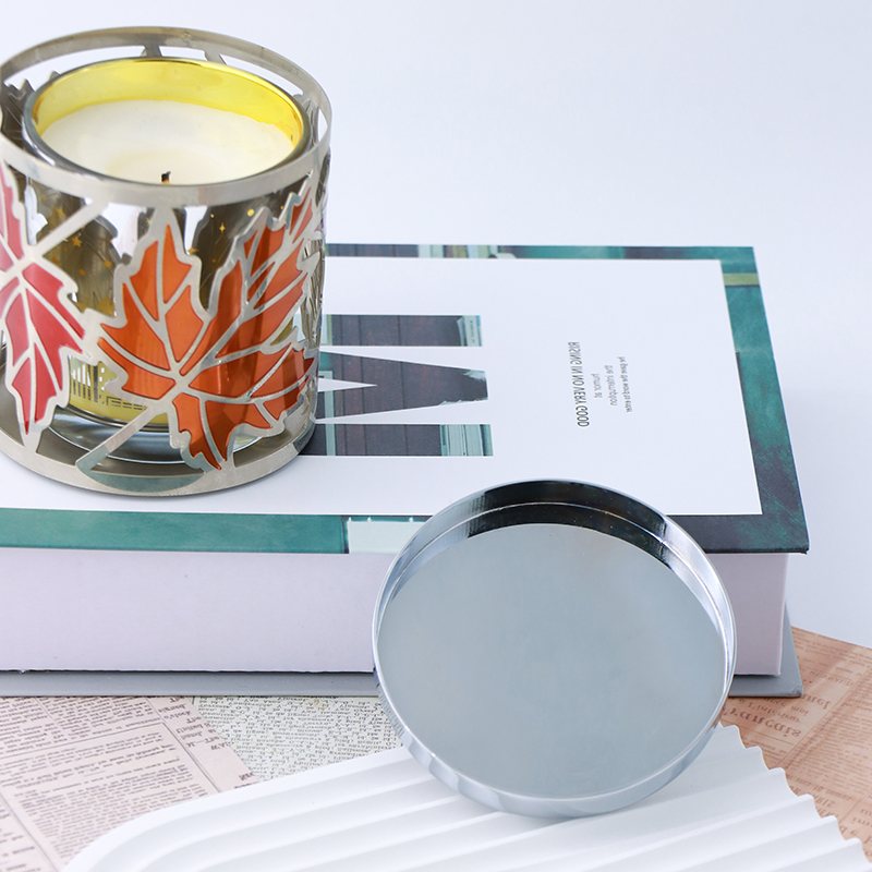 Luxurious Silver Metal Candle Lid with Elegant Design