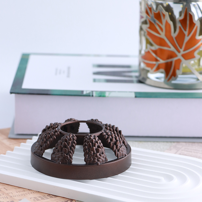 Antique Bronze Candle Lid for Style and Protection