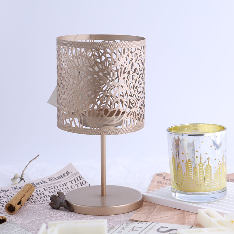Rose Gold Metal Candle Holder &ndash; Elegant Design