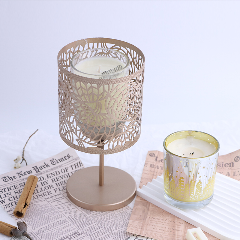 Rose Gold Metal Candle Holder &ndash; Elegant Design