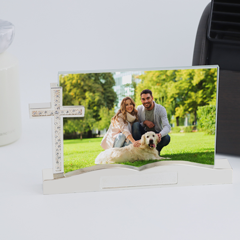 Premium Metal Photo Frame &ndash; Preserve Your Precious Memories