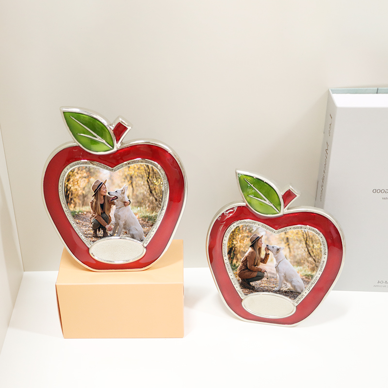 Treasure Beautiful Moments with Your Pet in a Photo Frame