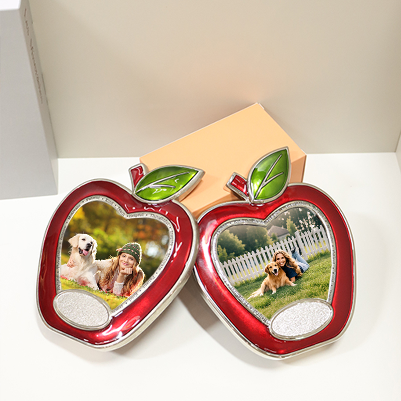 Treasure Beautiful Moments with Your Pet in a Photo Frame