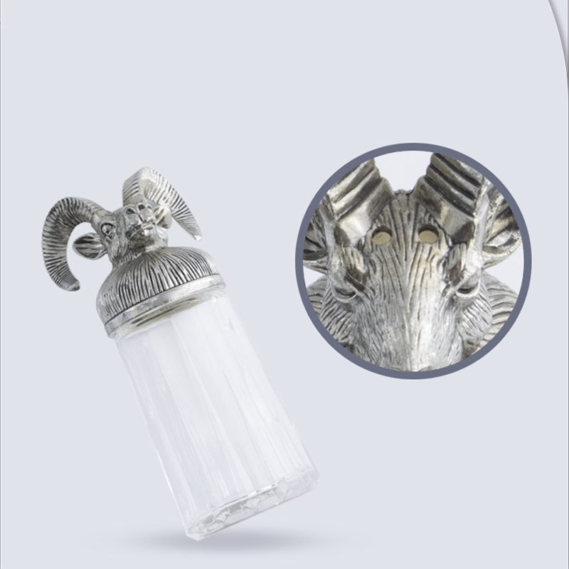 Chic Ram Head Salt & Pepper Shaker &ndash; Trendy Kitchen Piece