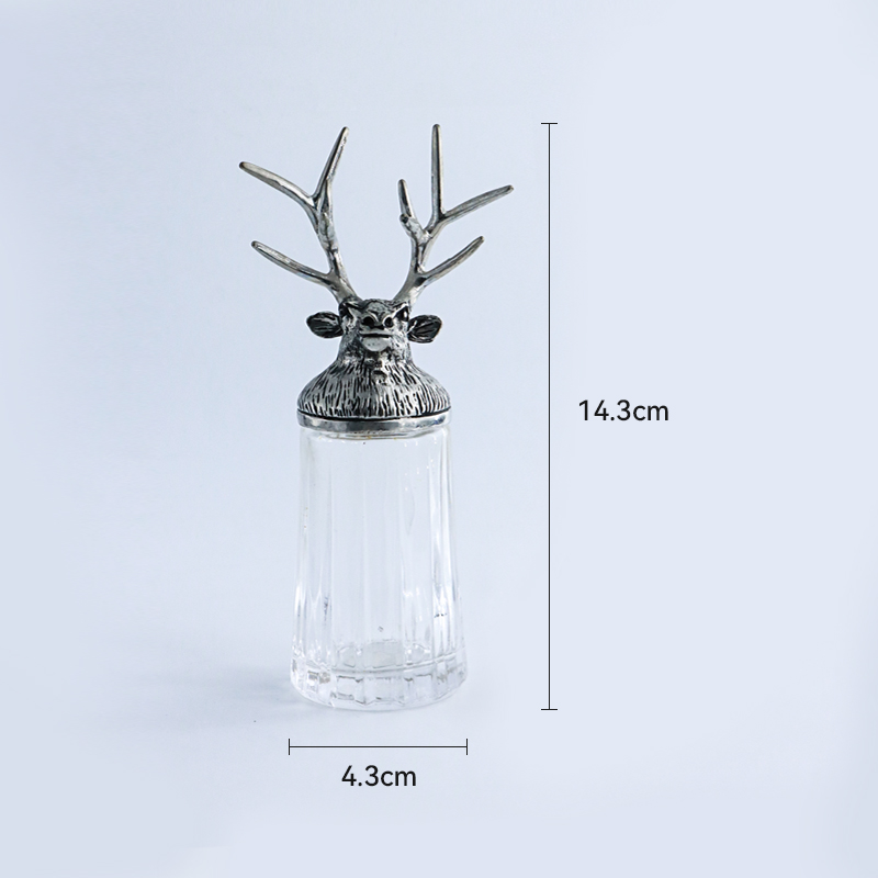 Stylish Deer Head Salt & Pepper Shaker &ndash; Kitchen Accessory