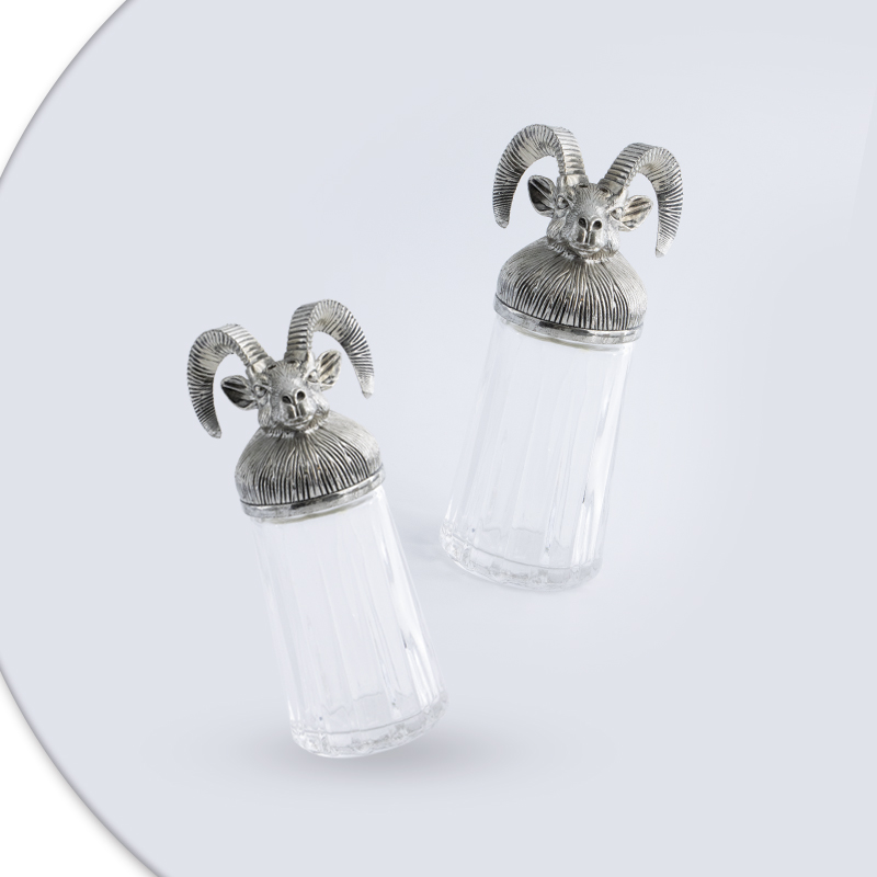 Chic Ram Head Salt & Pepper Shaker &ndash; Trendy Kitchen Piece